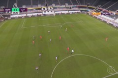 曼城遭绝平引发热议，瓜帅亲吻第四官员背后原因揭秘