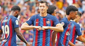 今日足球赛事前瞻：英超焦点战：曼城VS曼联，西甲：巴萨VS瓦伦西亚