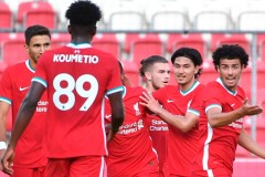 曼联球迷欢呼：C罗归来助滕哈赫战术革新，重塑更衣室正能量